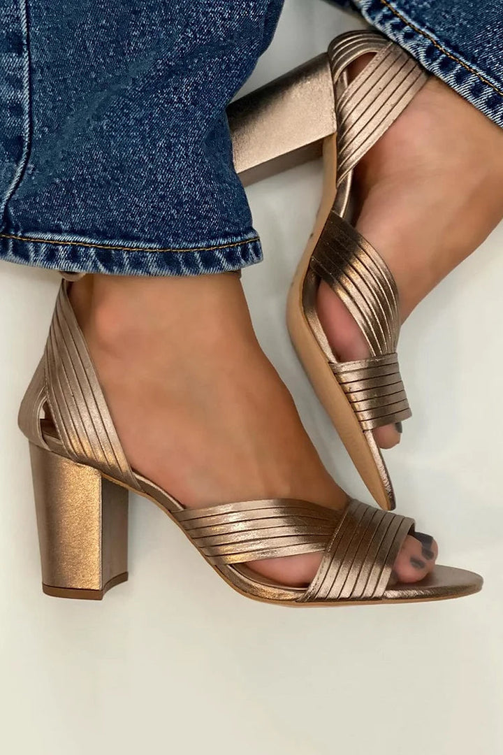 Elegant strap sandals