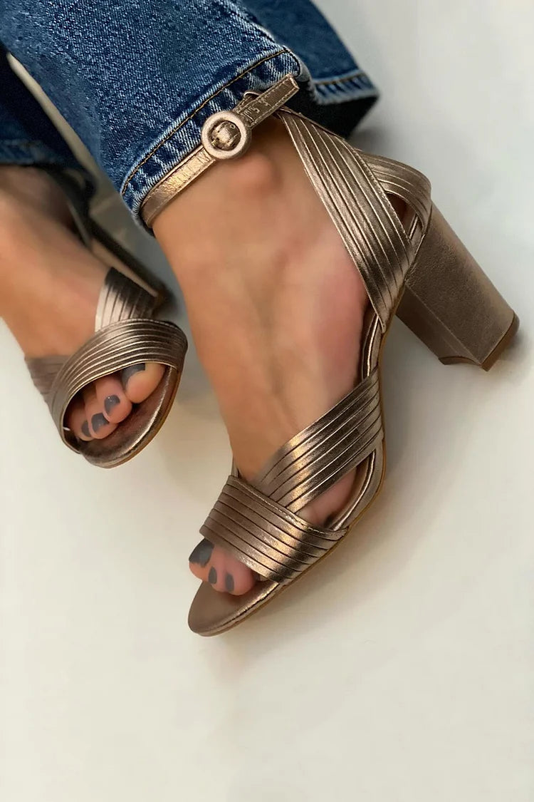 Elegant strap sandals