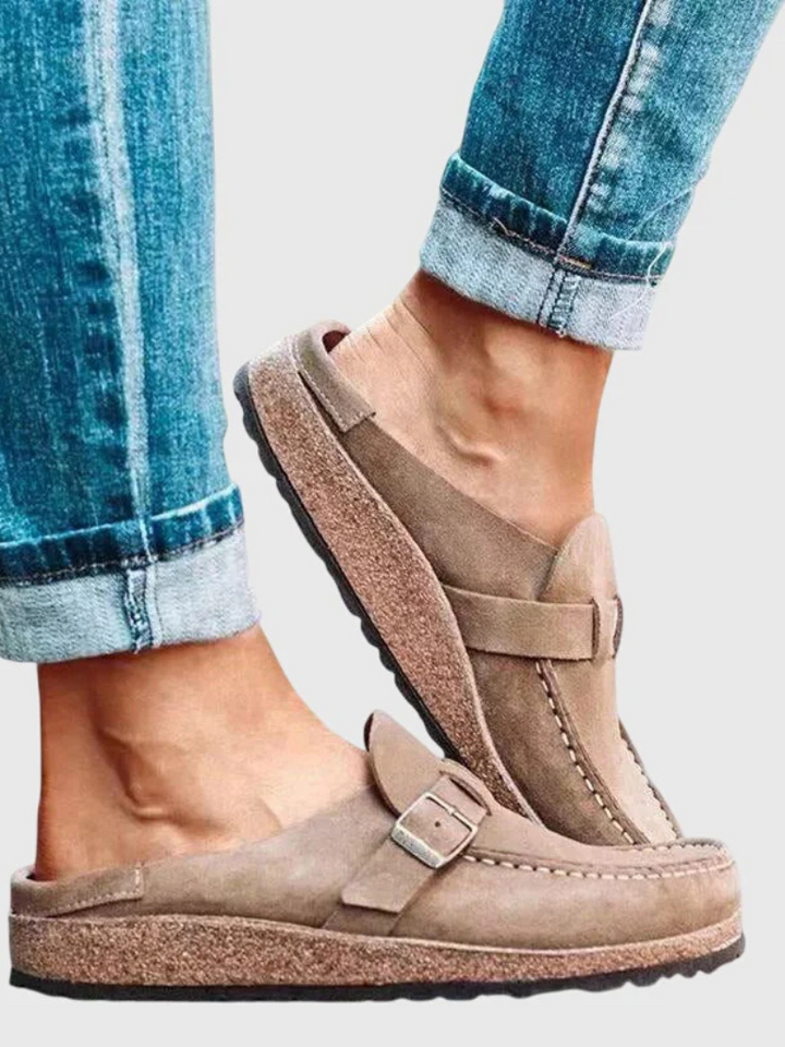 Valencia – Buckle Comfort Clogs