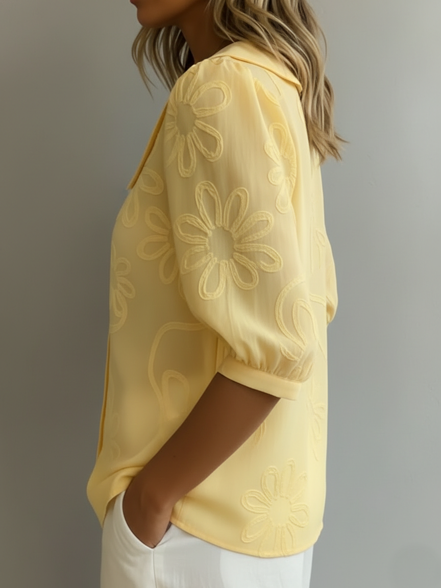 Kayleigh | Light floral blouse natural elegance